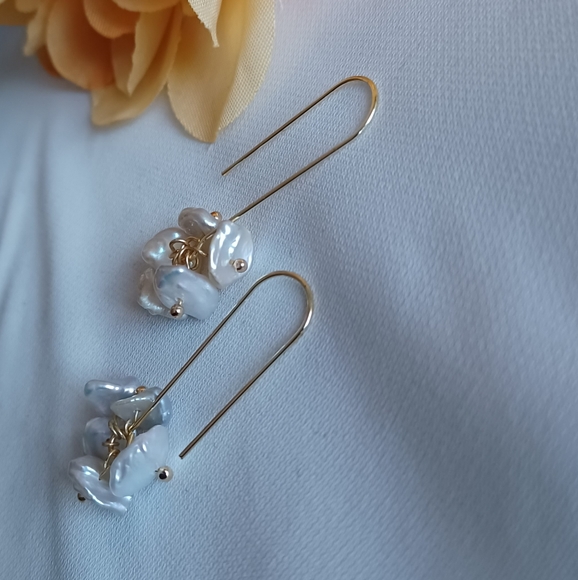 Baroque Pearl Cluster Earrings - Picture 4 of 12